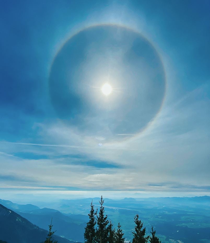 halo on mountain miha-rekar